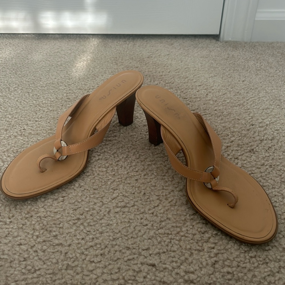 Unisa Heels